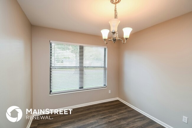 Building Photo - 2436 Lourdes Dr W