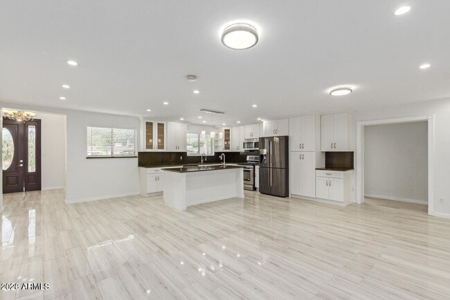 Building Photo - 1212 E McLellan Blvd