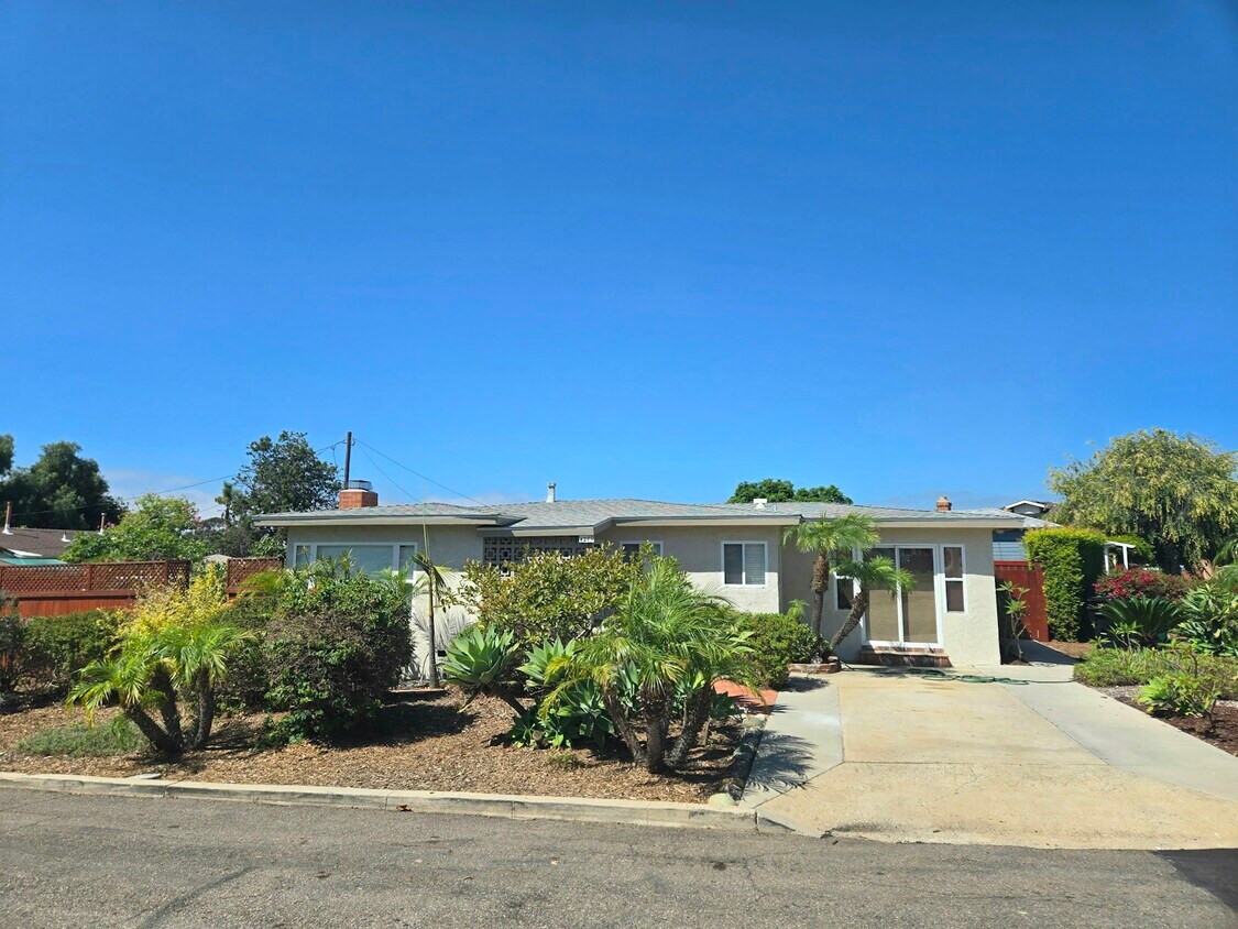 Foto principal - 4280 Napier St