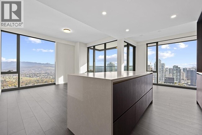 Photo du bâtiment - 5987 Wilson Ave