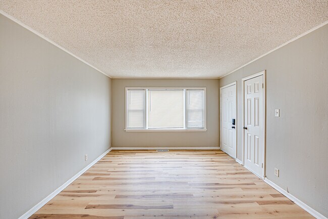 Foto del edificio - 1015 N Broadway St