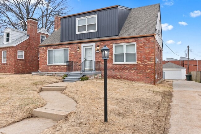 Building Photo - 5807 Columbia Ave