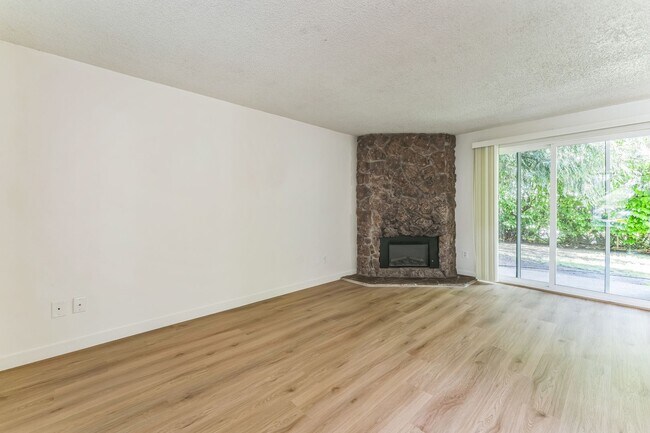 Foto del edificio - 4870 SW Main Ave