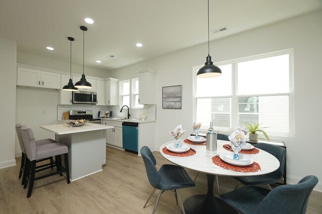 Foto del edificio - Brand new Duet Style Townhome in Charlotte!