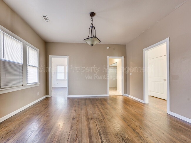 Foto del edificio - 215 NE 16th St