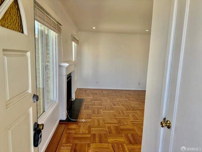 Building Photo - 514 Elm Ct