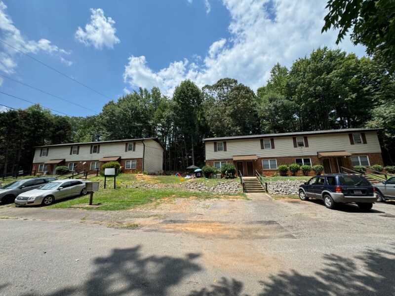 Foto principal - 147 Woodland Dr