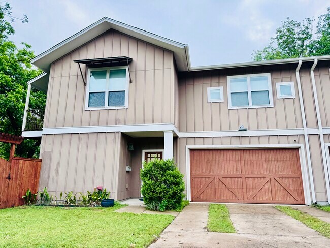 Building Photo - 5412 McCandless St