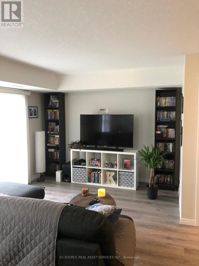 Building Photo - 1989 Ottawa Street S