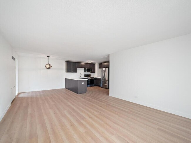 Building Photo - 15 1st St S