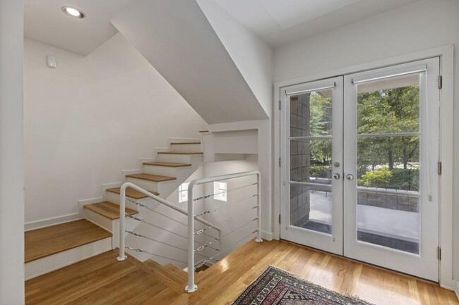 Foto del edificio - 4427 Powers Ferry Rd NW