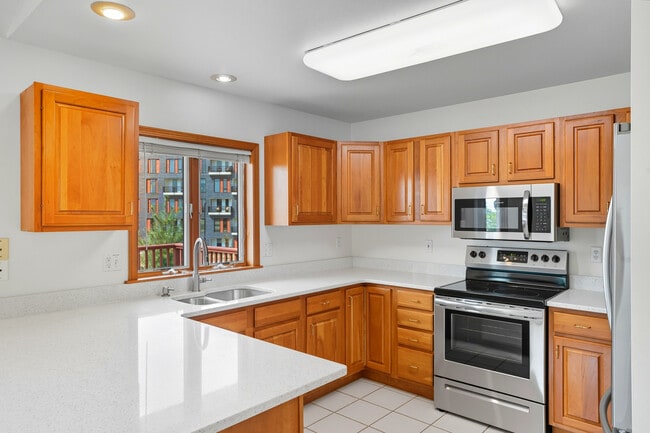 Building Photo - Woodridge Estates