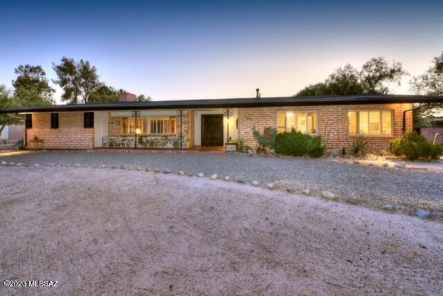 Primary Photo - 250 W Greenock Dr