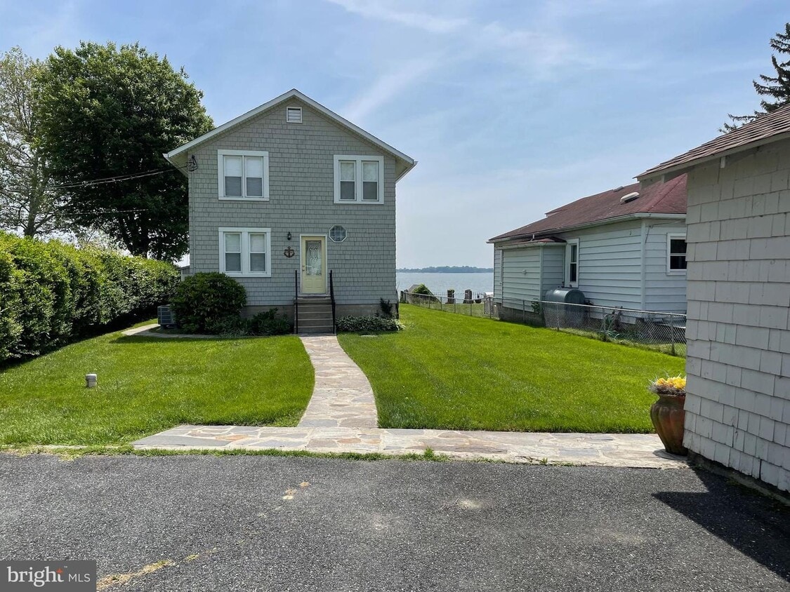 2513 Barrison Point Rd, Essex, MD 21221 House Rental in Essex, MD