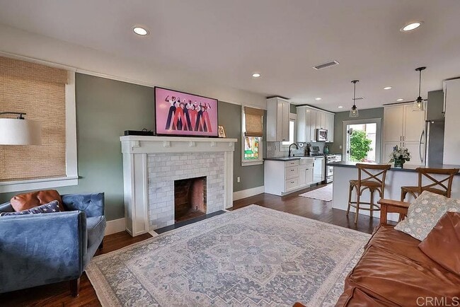 Building Photo - Charming 2 Bedroom, 2 Bath Craftsman Home