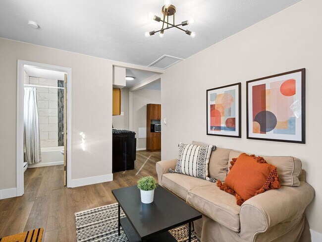 Foto del edificio - Charming 1BD/1BA ADU in Denver’s Westwood ...