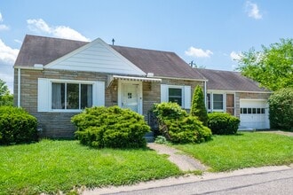 Building Photo - 9 Bolleana Pl