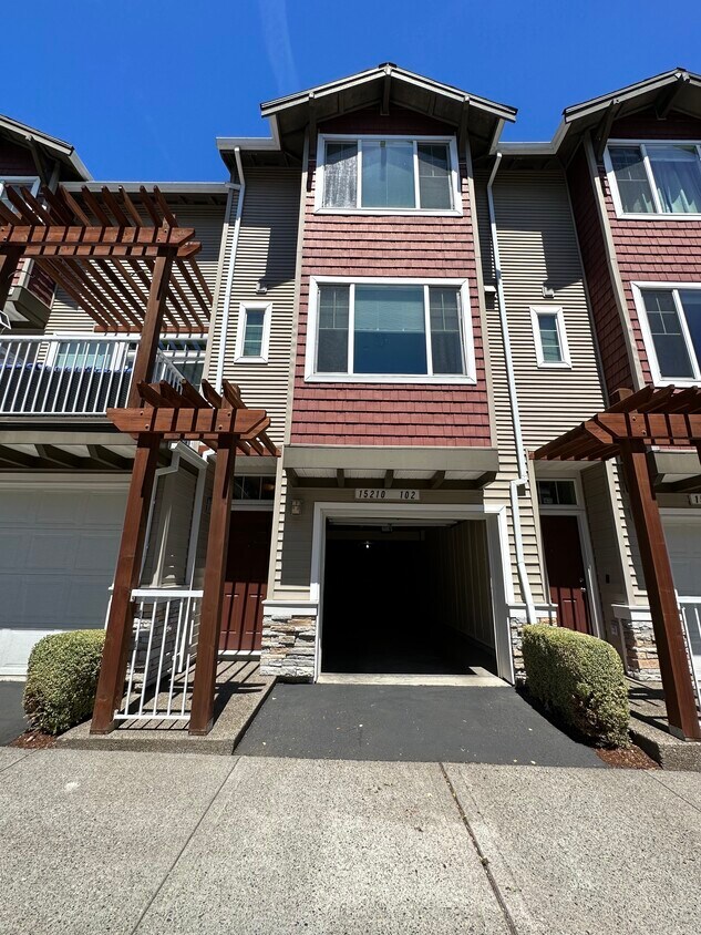 15210 SW Sparrow Loop Unit 102, Beaverton, OR 97007 Condo for Rent in