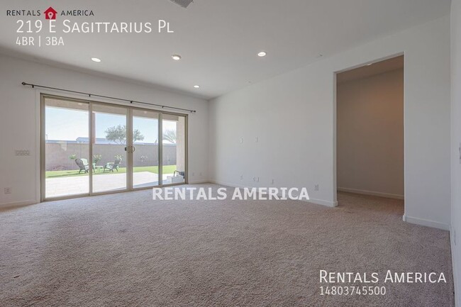 Building Photo - Brand new 4/bed 3/bath w/ attached Casita!!