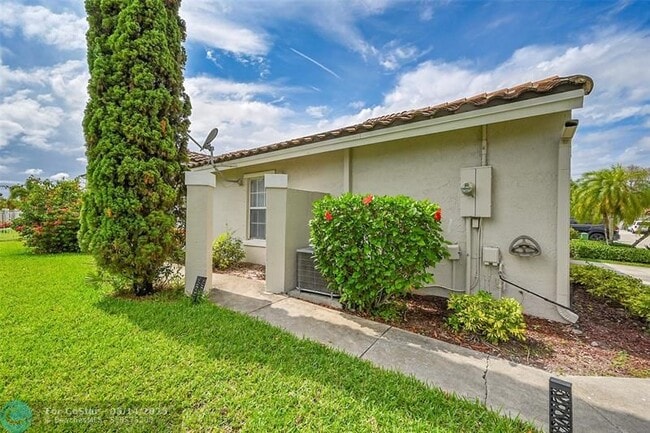 Building Photo - 5642 NW 118th Dr