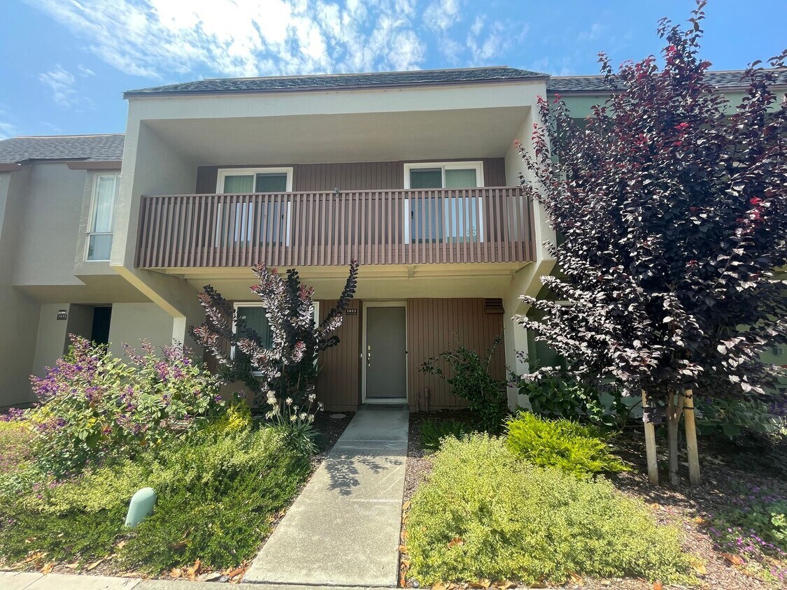 Foto principal - 1033 Fontana Dr