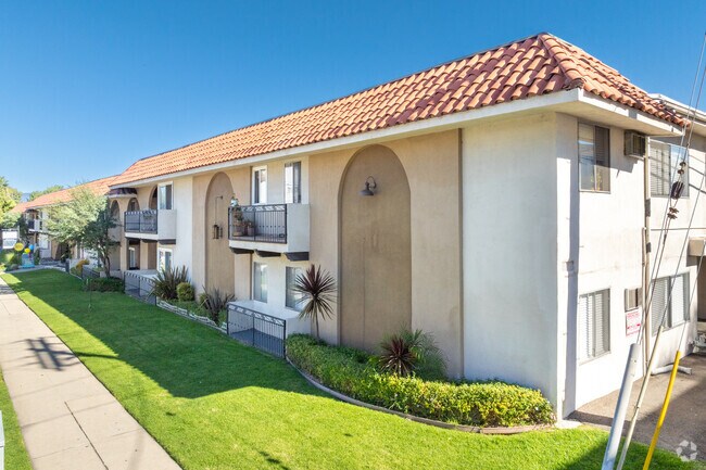 Foto del edificio - Carson Oakwood Apartments