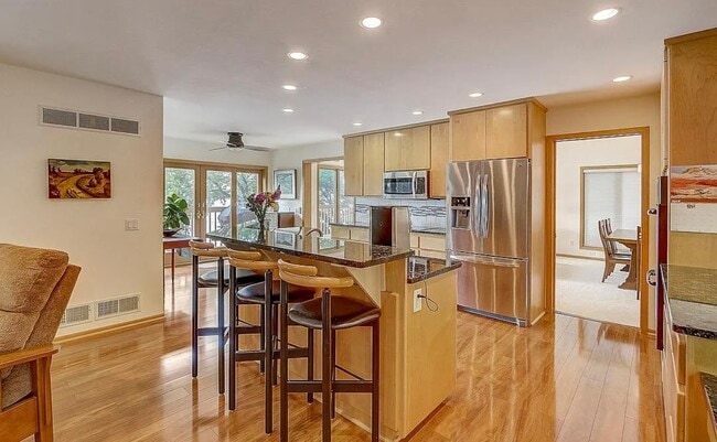 Foto del edificio - 4216 Morris Park Rd
