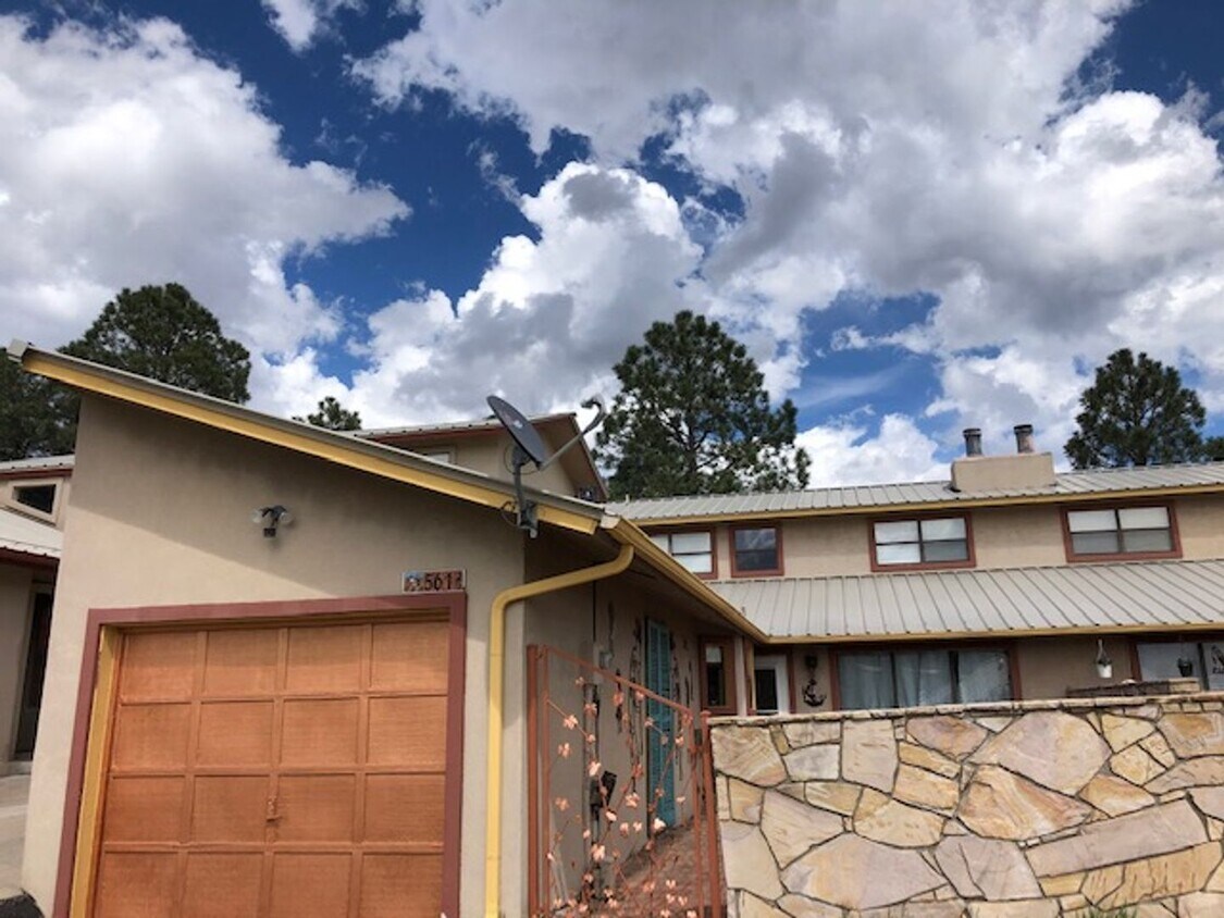 Primary Photo - 561 White Mountain Meadows Dr