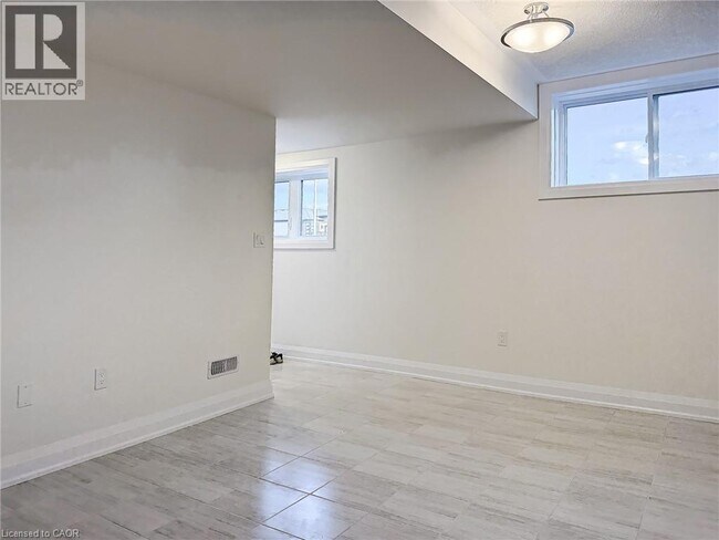 Photo du bâtiment - 347 Canada Plum St