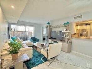 Building Photo - 9701 Fontainebleau Blvd