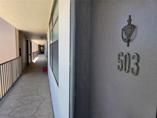 Foto del edificio - 7700 Sun Island Dr S