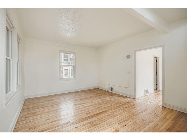 Foto del edificio - 610 Fairview Ave N