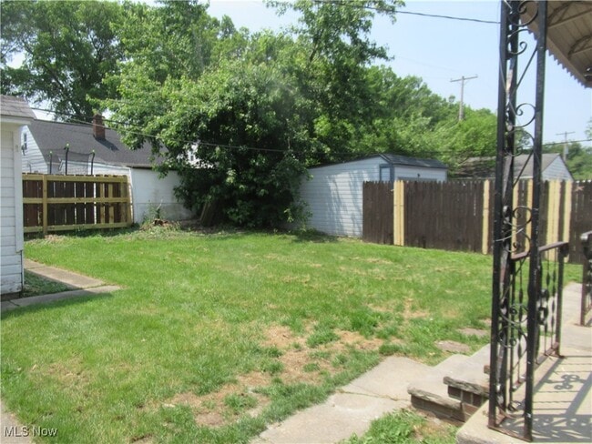 Building Photo - 11901 Wayland Ave