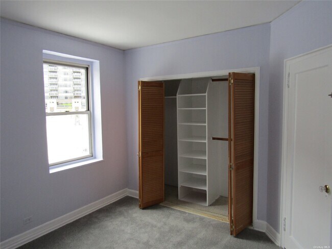 Foto del edificio - 111-35 75th Ave