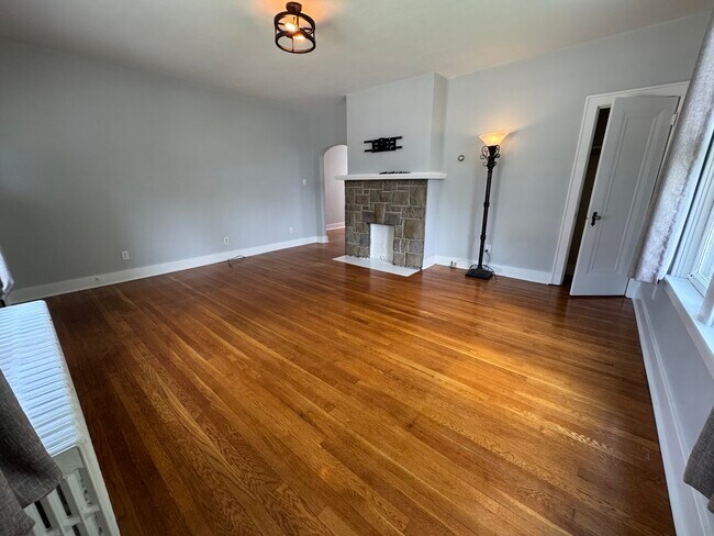 Foto del edificio - 14 Maplewood Ave