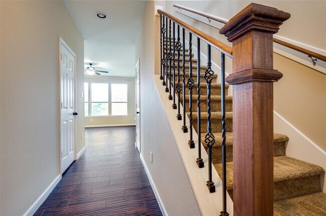 Foto del edificio - 1114 Larks Trace Ln