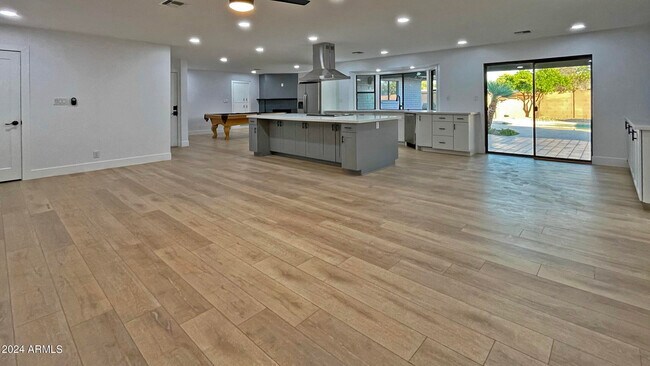 Foto del edificio - 3005 S Fairway Dr