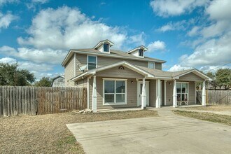 Building Photo - 104 Castleberry Ct