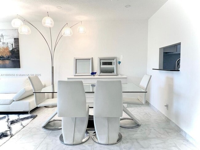 Foto del edificio - 5051 W Oakland Park Blvd