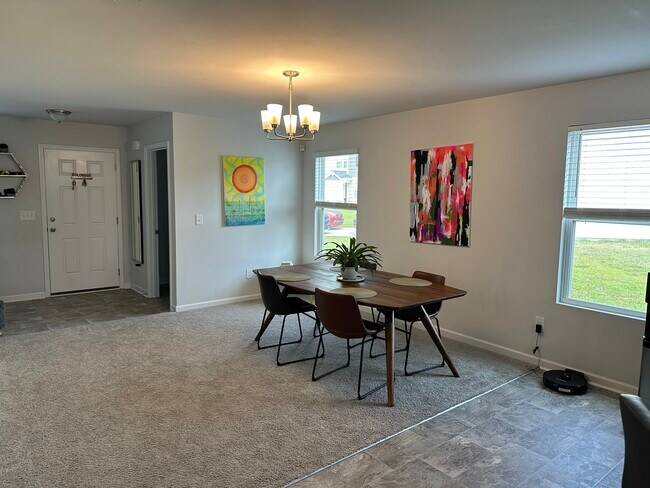 Building Photo - 1709 Redbout Ct