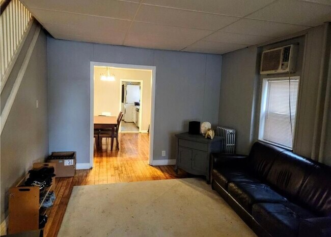 Foto del edificio - 445 Montclair Ave