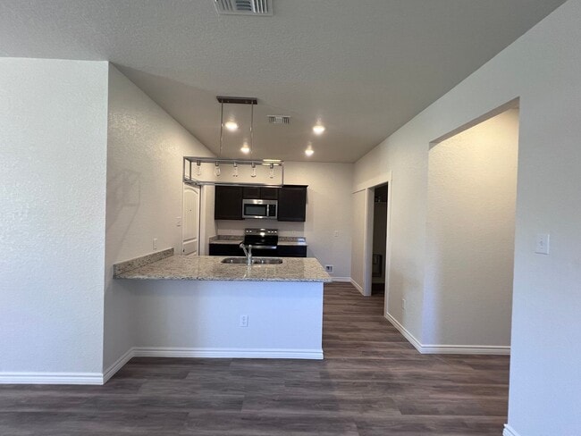 Building Photo - 111 Levi Ct