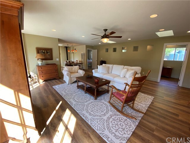Foto del edificio - 238 Squire Canyon Rd