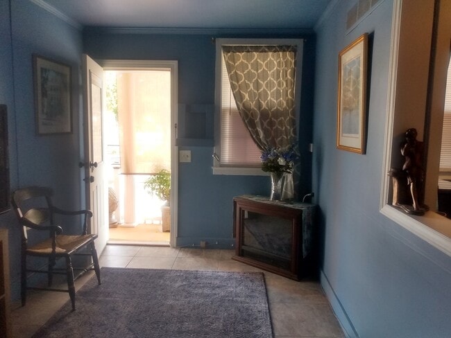 Building Photo - 314 W Liberty St