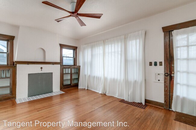 Foto del edificio - 3 br, 1 bath House - 4825 SE 65th Avenue, ...