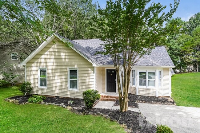 Building Photo - 3617 Rosedown Dr