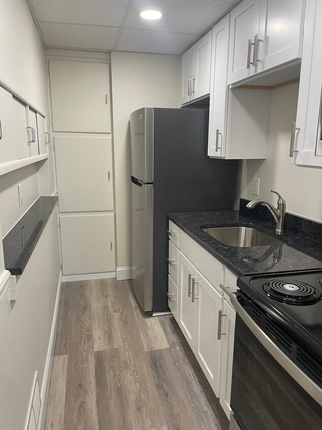 Kitchen - 914 Elizabeth Ave