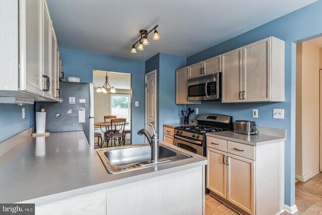 Foto del edificio - 105 Hawthorne Ct