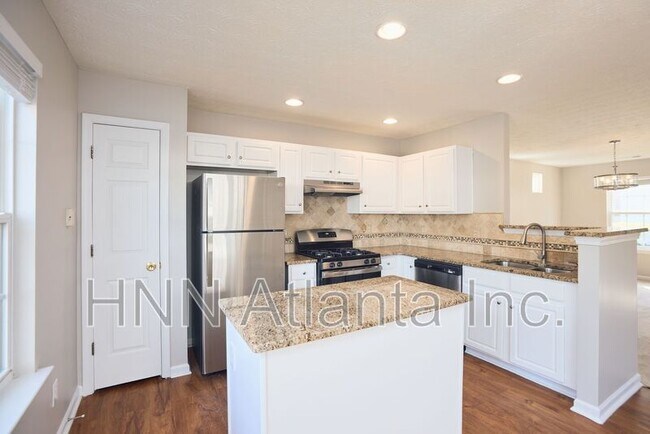 Foto del edificio - 121 Oak Grove Pl