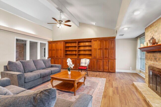Foto del edificio - 2517 Berrybrook Dr